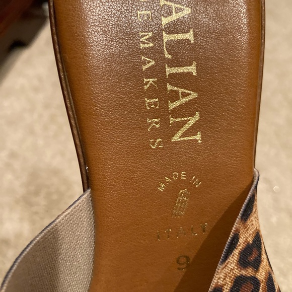 ITALIAN SHOEMAKERS thong leopard print sandal. - Picture 5 of 6